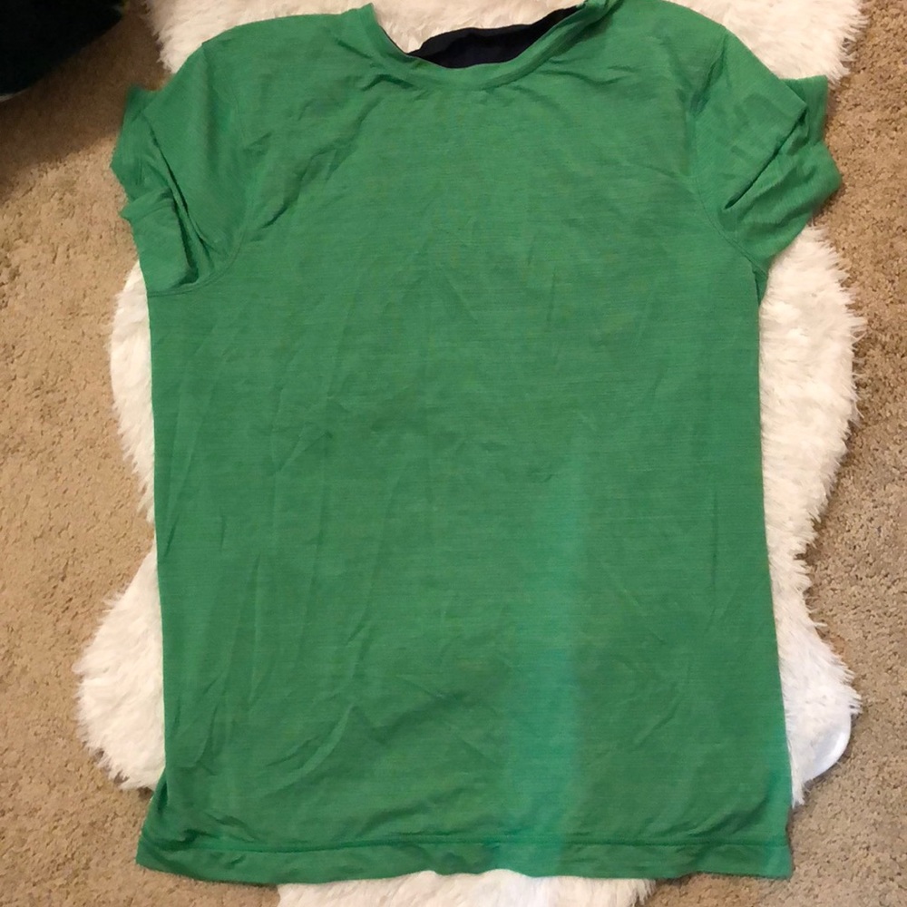 Men’s lululemon workout t-shirt